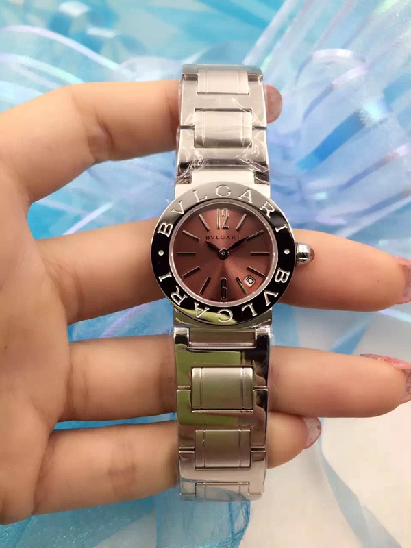 ブルガリ時計正面デザイン